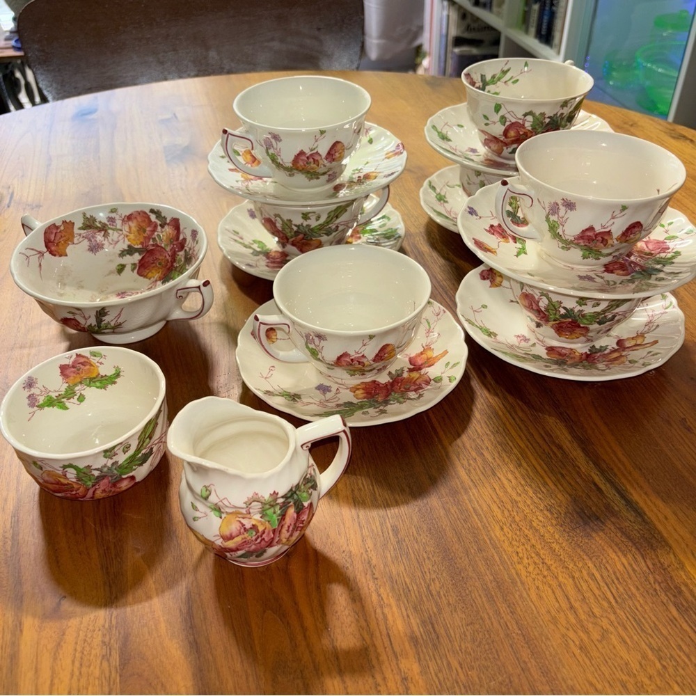 Vintage 17-piece Royal Doulton Sherborne D5915 fine bone china tea set
